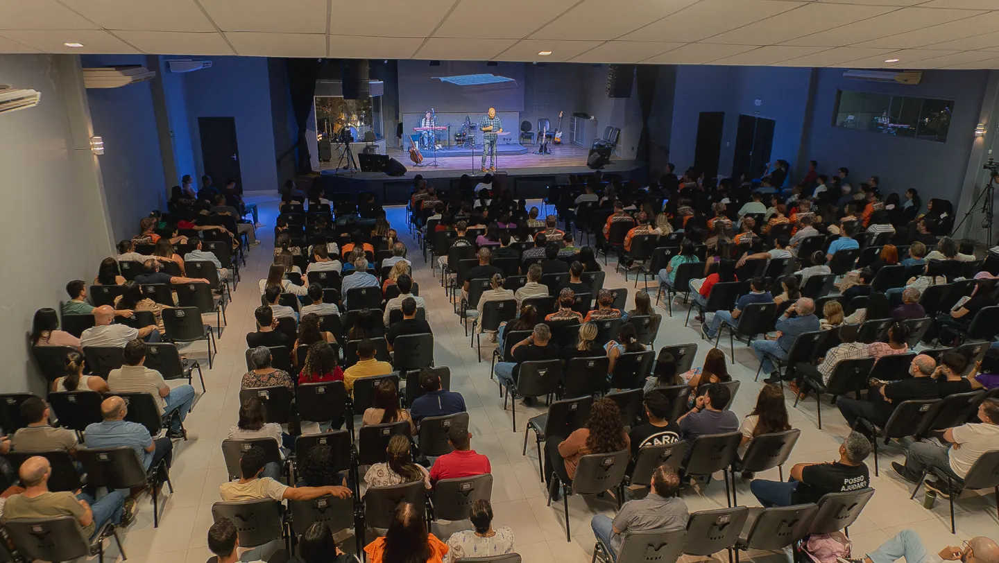 Igreja IAMIR reunida no templo atual em Nova Mutum.