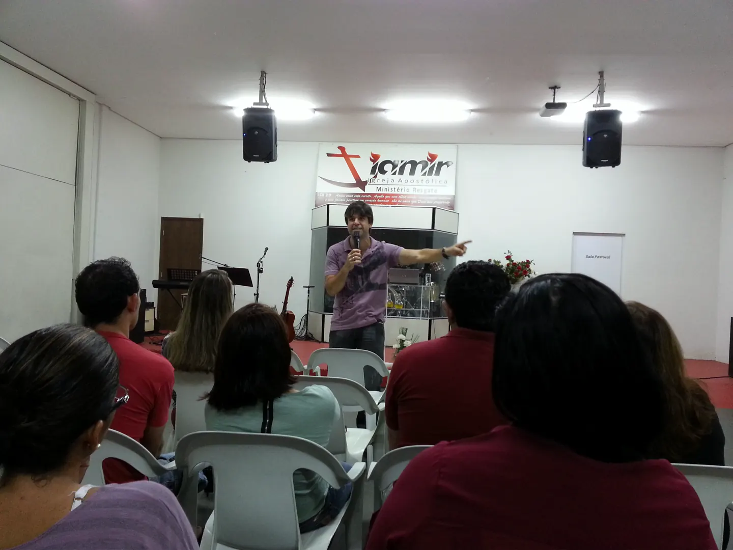 Reunião histórica da IAMIR no antigo salão em Nova Mutum.